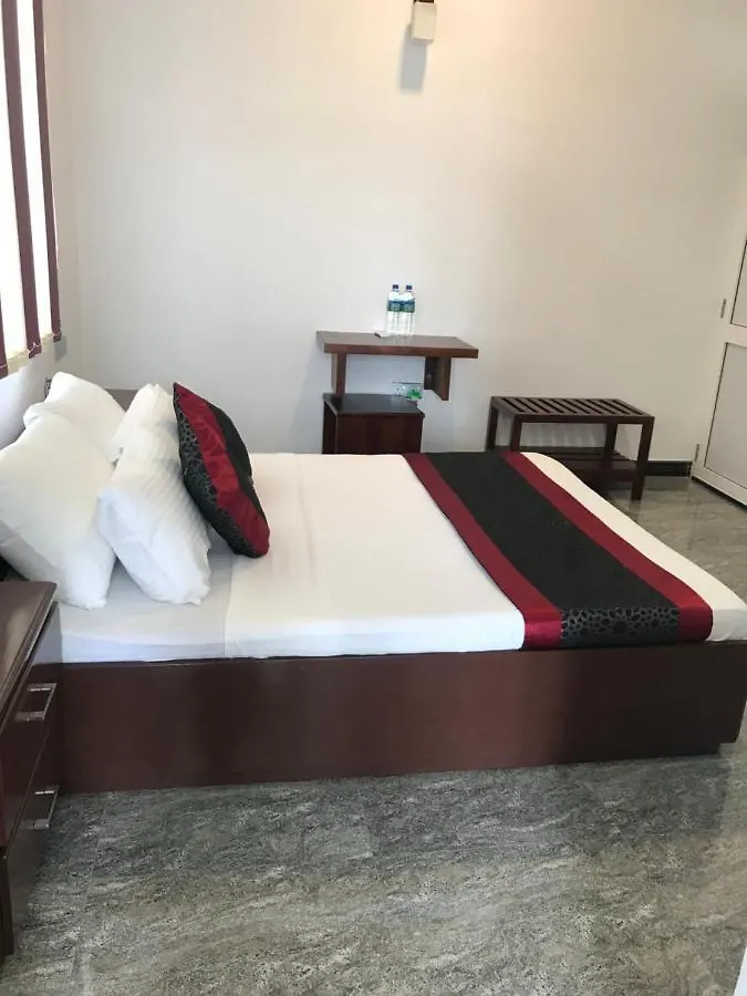 Duvi'S Shelter Bungalow Коломбо Проживание в семье